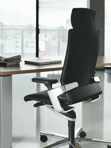 On Эргономичное кресло для руководителя Profoffice 175/71 leather 74/99 black