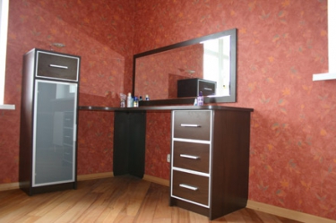 Мебель для спальни 3 (Дамский столик Венге. Цена образца: от 35 500 руб.)